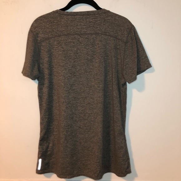 Fabletics Gray Short Sleeve V-Neck Athletic Top Size Large - Picture 3 of 6
